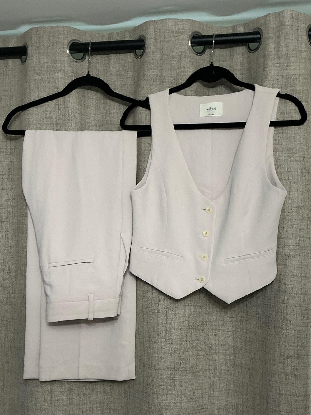 ARITZIA  Wilfred effortless pants & desire vest matching set